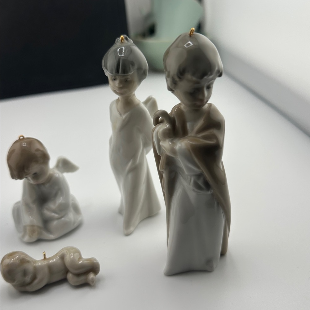 LlADRO Ceramic Nativity Figurine Set - Picture 2 of 7